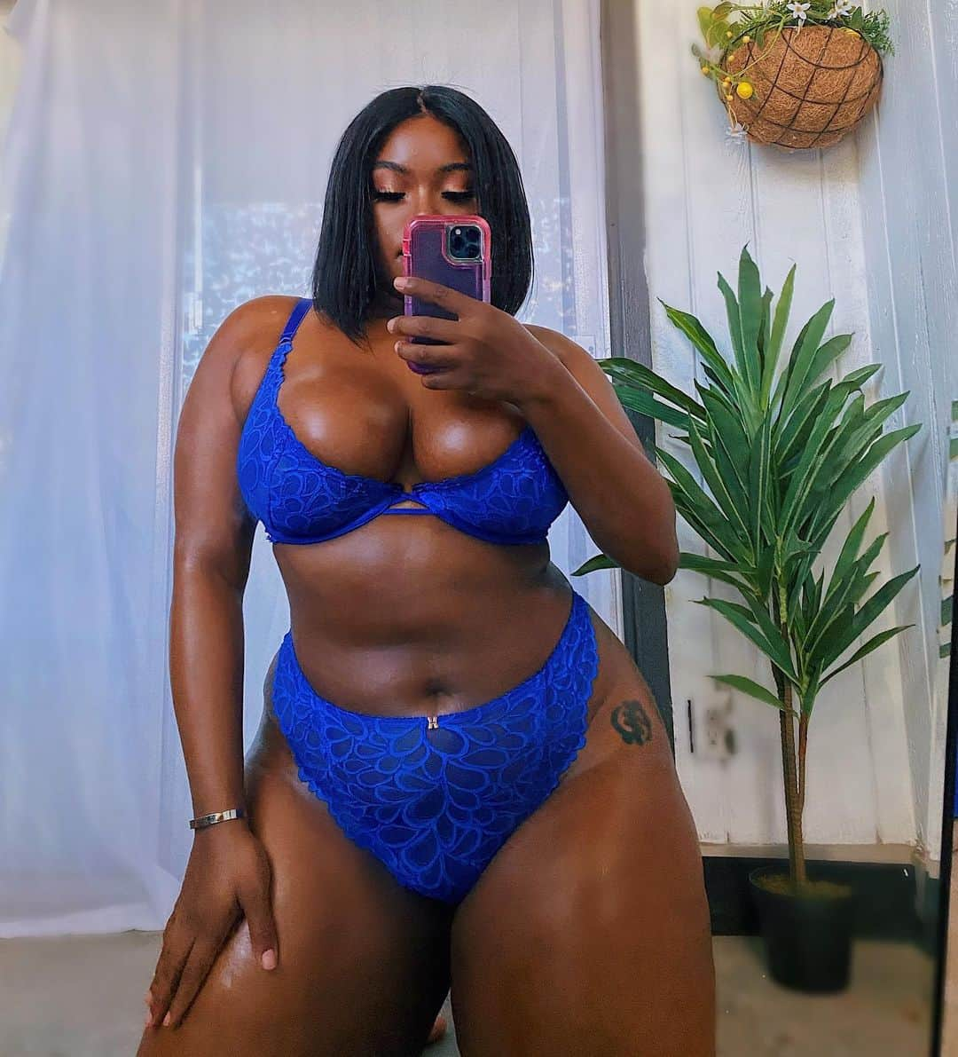 ブリール・アニーヤ・カニングハムのインスタグラム：「🗳 ☑️💙✨ #IVoted  (set is from @savagexfenty )」