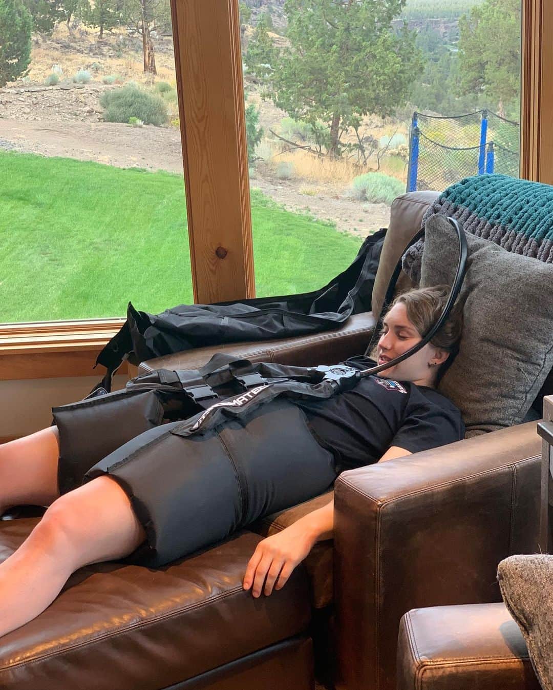 マッティ・ロジャーズさんのインスタグラム写真 - (マッティ・ロジャーズInstagram)「If you’re stressed today, here’s a bunch of things that make me laugh & I hope they make you laugh. Big breaths, relax your face, do some stretchy, do or get something that brings you joy in some way (perhaps spaghetti) & also vote. That is all」11月4日 6時57分 - mattierogersoly