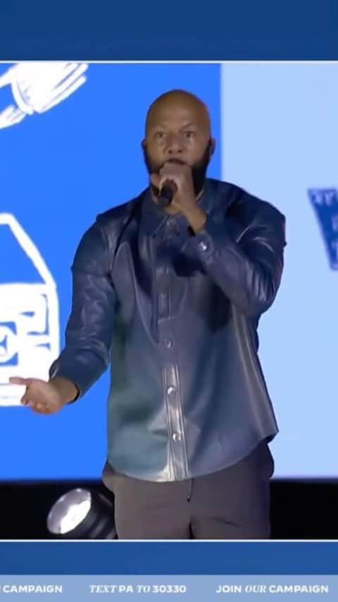 コモンのインスタグラム：「Last night, I had the chance to meet up with my brother John Legend in Philly to perform our song GLORY at the closing rally for Biden and Harris on Election Eve. Today is the day! Have you voted yet?! #Election2020」