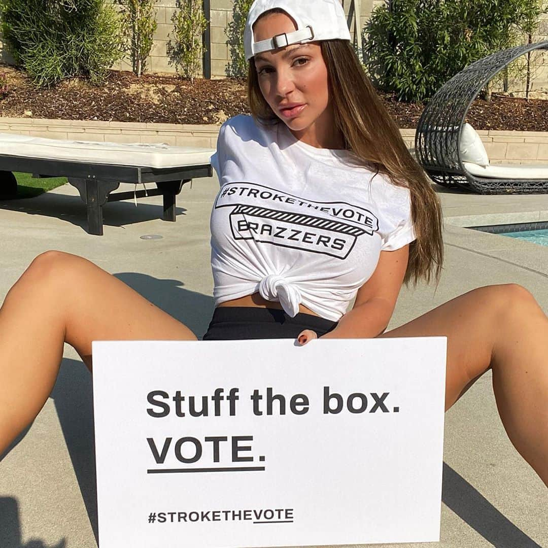 Abigail Macさんのインスタグラム写真 - (Abigail MacInstagram)「GO VOTE!!! #strokethevote」11月4日 7時04分 - msabigailmac