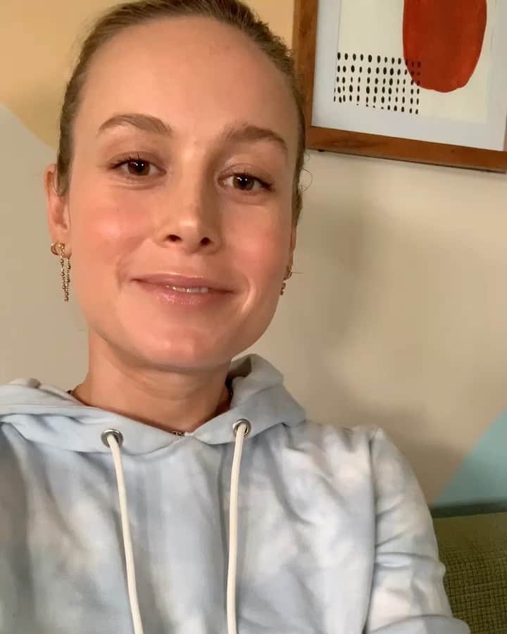 ブリー・ラーソンのインスタグラム：「Election 🗳 Day 🗳 reminders 🗳 Above all, if you need help or have any further questions or concerns about your voting rights, call the election protection hotline 866-OUR-VOTE! #vote」