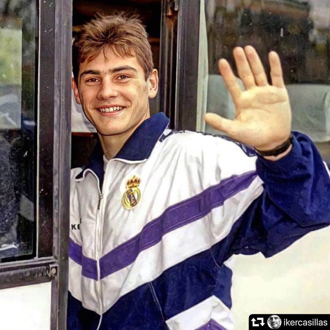 LFPさんのインスタグラム写真 - (LFPInstagram)「🔙✨⚽️ Old times... young @ikercasillas!  🔙✨⚽️ ¡El joven #IkerCasillas!  #RealMadrid #LaLiga #LaLigaSantander #LaLigaIcons #Football #Legend #Goalkeeper #HayQueVivirla #YouHaveToLiveIt」11月4日 7時32分 - laliga