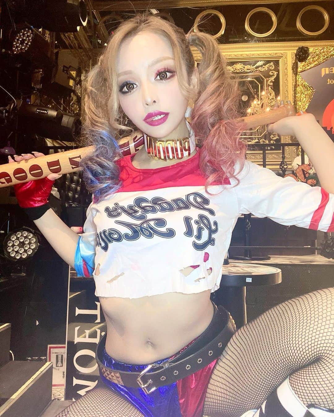 エリカのインスタグラム：「HaHaHa﻿🤡 #コスプレ #ハロウィンコスプレ #ハーレイクイン #バーレスク東京 #六本木 #渋谷 #新宿 #歌舞伎町 #ギャル #ベビギャル #キャバ嬢 #ダンサー #水着 #水着ギャル #ビキニ #burlesque #dancer ﻿」