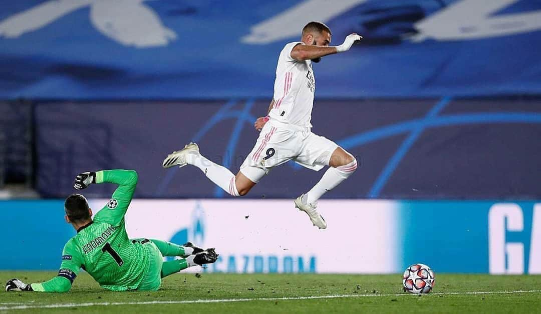 カリム・ベンゼマさんのインスタグラム写真 - (カリム・ベンゼマInstagram)「Vamonos Equipo☄️ #halamadrid」11月4日 7時38分 - karimbenzema