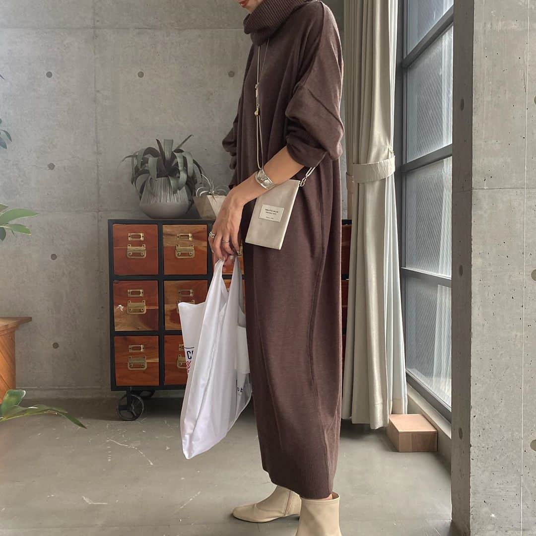 美生のインスタグラム：「Today 12:00-﻿ ﻿ ﻿ お待たせいたしました！﻿ ﻿ ﻿ ラブコールの絶えない﻿ ニットワンピがついに再販♡﻿ ﻿ 見た目よし﻿ 肌触りよし﻿ お家で洗えて﻿ 丈が選べて﻿ 身体のラインを拾わない﻿ 着てたら絶対褒められる♡♡﻿ ﻿ ﻿ ﻿ ぜひ12:00の﻿ ランチライブcheckしてくださいね📺﻿ ﻿ ﻿ ﻿ ﻿※サンプルのショート着用」