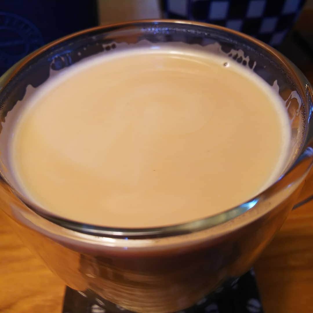 みながわゆみさんのインスタグラム写真 - (みながわゆみInstagram)「#コーヒー #coffee #カフェオレ #コーヒー好き #コーヒー好きな人と繋がりたい #ビッグベリー」11月4日 13時57分 - nama.09.19