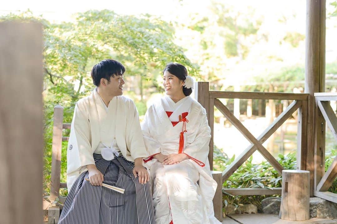 ヴィラデマリアージュさいたまのインスタグラム：「南フランス結婚式の街﻿ ﻿ 私たちは前撮りのお手伝いもさせて頂いております✨  当日とは違った装いとロケーションで素敵な1日を Bon mariages... ﻿ ﻿ ブライダルフェアのご予約は﻿ InstagramのDM・プロフィール欄URLヴィラデマリアージュの公式ホームページにて﻿ ﻿ ﻿ #villasdesmariages#ヴィラデマリアージュ#ヴィラデマリアージュさいたま#結婚式レポート#結婚式場#ウェディング#wedding#ブライダルフェア ﻿ #式場見学#大宮結婚式場#結婚式場探し#式場探し#南フランス#コンセプトウェディング#ガーデンウェディング#プレ花嫁#プレ花嫁準備#プレ花嫁さんと繋がりたい#卒花嫁#卒花嫁レポ#卒花嫁さんと繋がりたい#さいたま#さいたま結婚式場#前撮り」