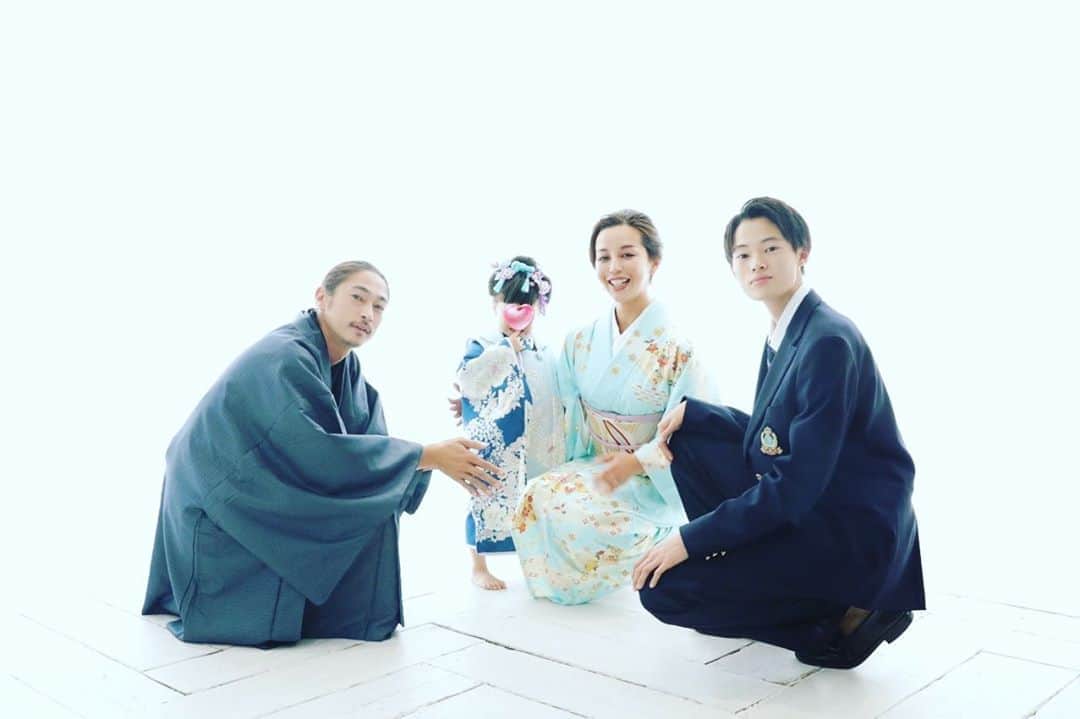 窪塚洋介のインスタグラム：「Amato 七五三 (off shot)👧🏻👘⛩」