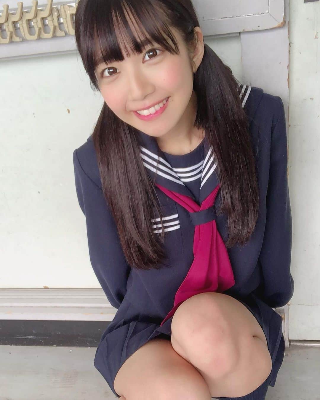 天羽希純のインスタグラム：「JKきすみ✨ どうですかっ  #jk #高校生 #セーラー服 #制服 #制服コーデ #学校 #学園祭 #受験生 #ツインテール #グラビア #gravure #ミニスカート #太もも #フェチ #撮影会 #被写体」