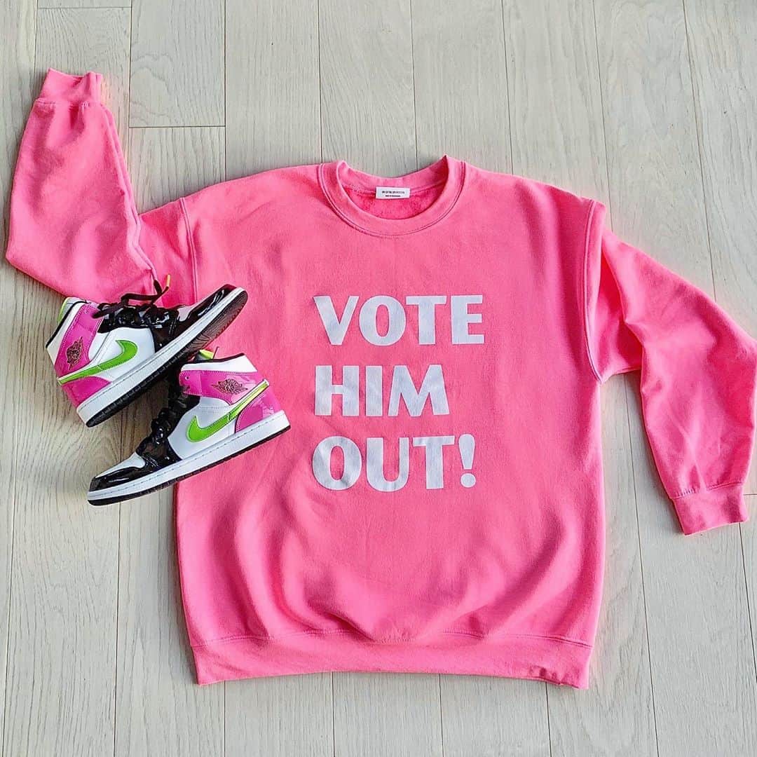 のインスタグラム：「Now that we’ve unmasked the system of oppression, time to take out the trash and vote him out 🗳」