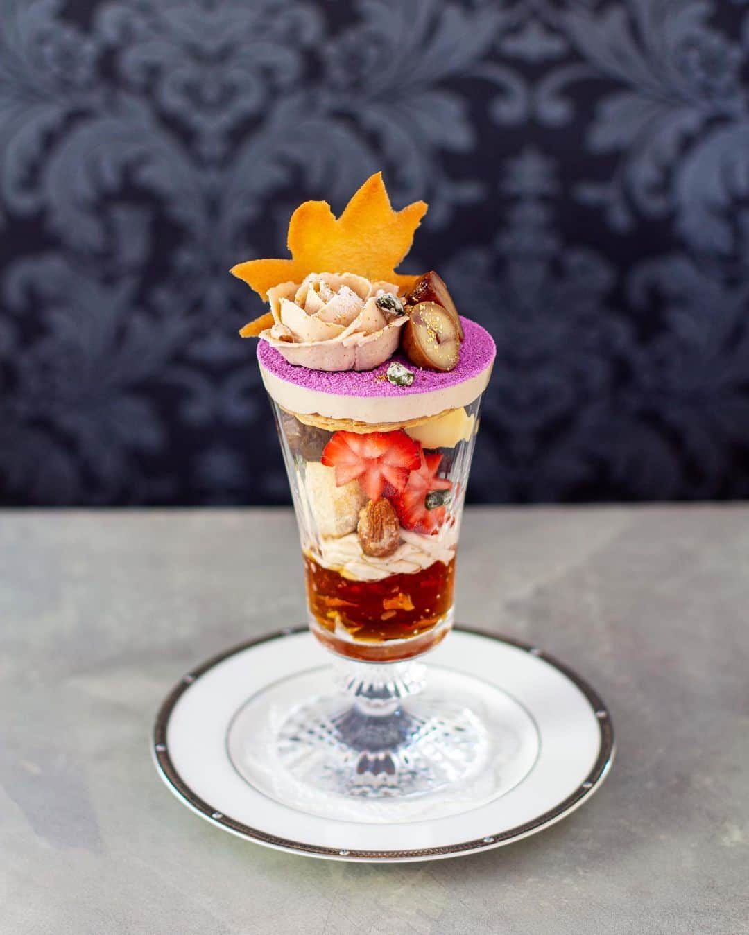 The Westin Osaka （ウェスティンホテル大阪）さんのインスタグラム写真 - (The Westin Osaka （ウェスティンホテル大阪）Instagram)「バラの形をしたモンブランクリーム、和栗と紫芋が鮮やかな限定パフェが登場！ ミネラルとオリゴ糖を多く含んだ"甜菜糖"を使用した「わらび餅」や、自家製のマロンムース、バニラアイスクリーム、一番下には、ムレスナティーでも人気の「薔薇と桃」を使ったゼリーを。 いちごやナッツを崩しながら一緒にお召し上がりください。 . ————————————————— #モンブランローズ #モンブランパフェ #モンブラン #栗 #紫芋 #わらび餅 #パフェ #パフェ巡り #ロビーラウンジ #バカラ #Baccarat #ミルニュイ #ムレスナティー #MontBlanc #parfait ————————————————— Tag @westinosaka to share your image with us.  ⠀⠀ #WestinOsaka #ウェスティンホテル大阪」11月4日 10時28分 - westinosaka