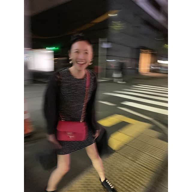 ちすんのインスタグラム：「38歳最高にええスタートきれました✨✨✨ 素晴らしい方との出会いがあり、貴重なお話しもきかせていただき、テンション上がりすぎて、街で踊ってしまいました🤣 旦那さまに感謝です❤️  #38歳 #前向き #好きなことやり続ける #真面目に #一生懸命に #1日1日を大切に過ごそう  #感謝 #ありがとう」