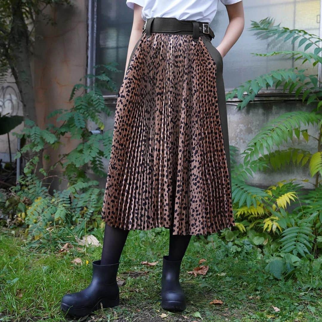 MāWさんのインスタグラム写真 - (MāWInstagram)「. [sacai]  Leopard Dot Skirt.  -  #mawsapporo #MāW #sacai #sacaiofficial #sapporo #20aw #hokkaido」11月4日 10時57分 - maw_sapporo
