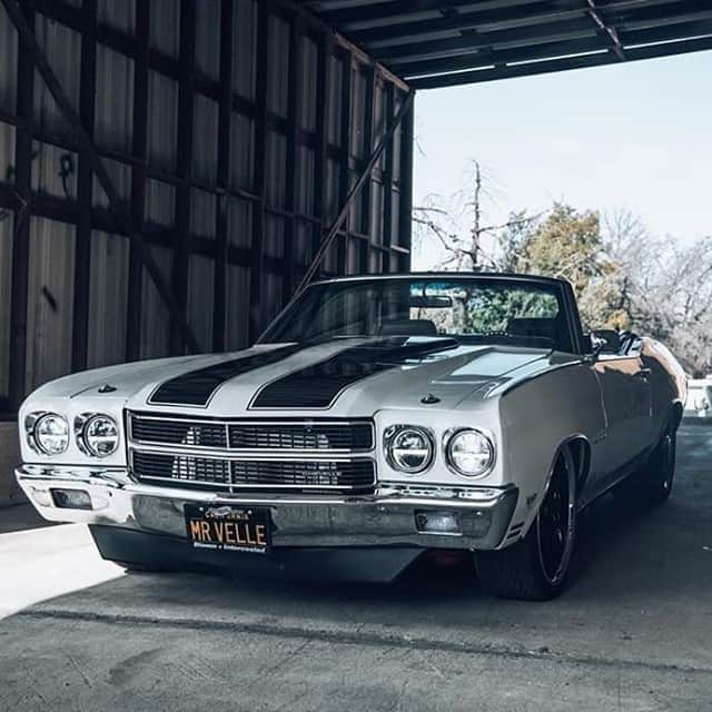 Classics Dailyさんのインスタグラム写真 - (Classics DailyInstagram)「#ClassicsFeature _____ Drop top Chevelle looking fierce. Owner: @ssdragonss _____ #classiccar #musclecar #hotrod #protouring #prostreet #restomod #classicsdaily #streetrod #streetcar #customcar #hotrods #streetrods #chevrolet #chevelle」11月4日 11時00分 - classicsdaily