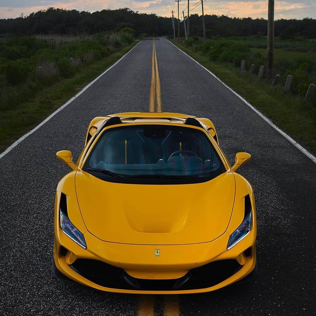 Ferrari USAさんのインスタグラム写真 - (Ferrari USAInstagram)「Nothing like a quick drive in the #FerrariF8Spider to clear your head and thoroughly enjoy some solitude.」11月4日 11時14分 - ferrariusa