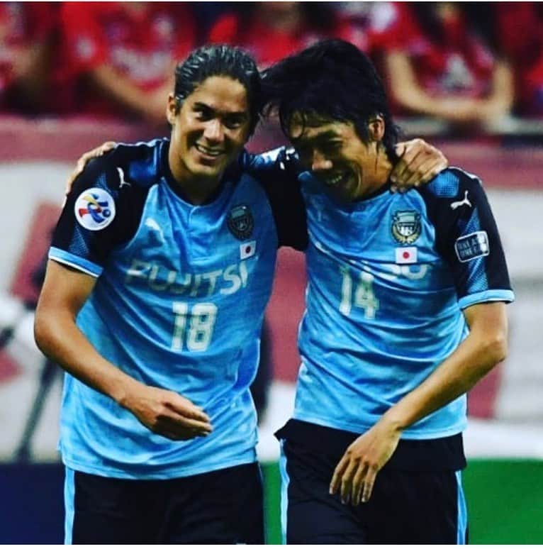 のインスタグラム：「あなたのような素晴らしいアスリートと一緒に仕事ができて光栄でした。 川崎フロンターレ滞在中のご支援ありがとうございました。まだ　試合のこていますが、最後までがんばて下さい。私はあなたがすべてにおいて幸せで成功していることを願っています。Kengo さん　お疲れ様でした。  #legend  #nakamurakengo14」