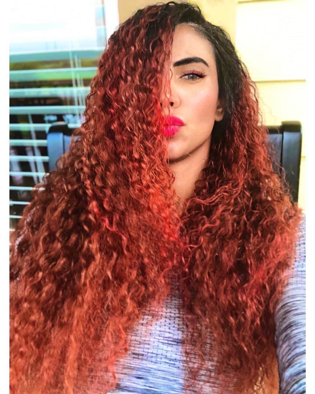 サミラ・ニコレットのインスタグラム：「Ok blessing. Time to take off your disguise.」