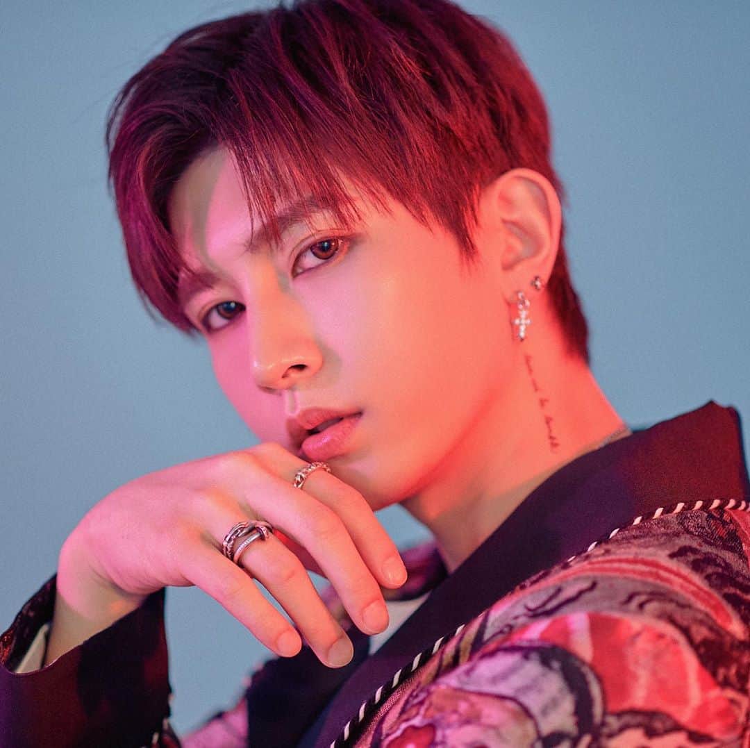 キソプさんのインスタグラム写真 - (キソプInstagram)「점심시간😋 오늘은 뭐 먹을까~~~?🤔 #KISEOP」11月4日 11時32分 - ki_seop91