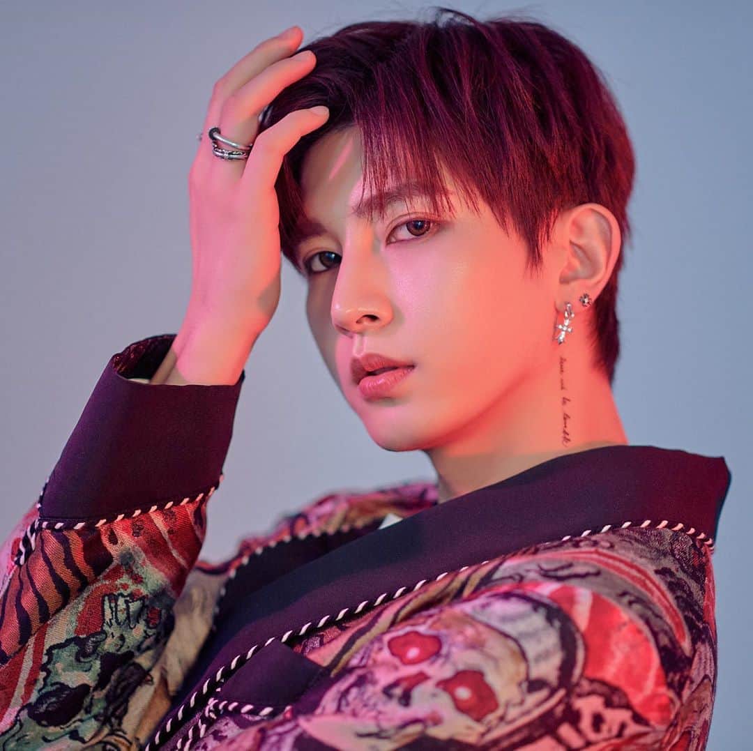 キソプさんのインスタグラム写真 - (キソプInstagram)「점심시간😋 오늘은 뭐 먹을까~~~?🤔 #KISEOP」11月4日 11時32分 - ki_seop91