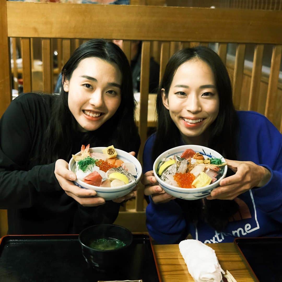 野口啓代のインスタグラム：「memory of Ehime🍊* * * すでに海鮮丼が食べたいーっ🤤🐟 ———————————— @au_official #大和証券 #セブンイレブン @thenorthfacejp @raffinee_orientalbio #三井不動産 @cowsoapcp #zeta  @c3fit @lasportivajp @petzl_official  @newhale_japan」