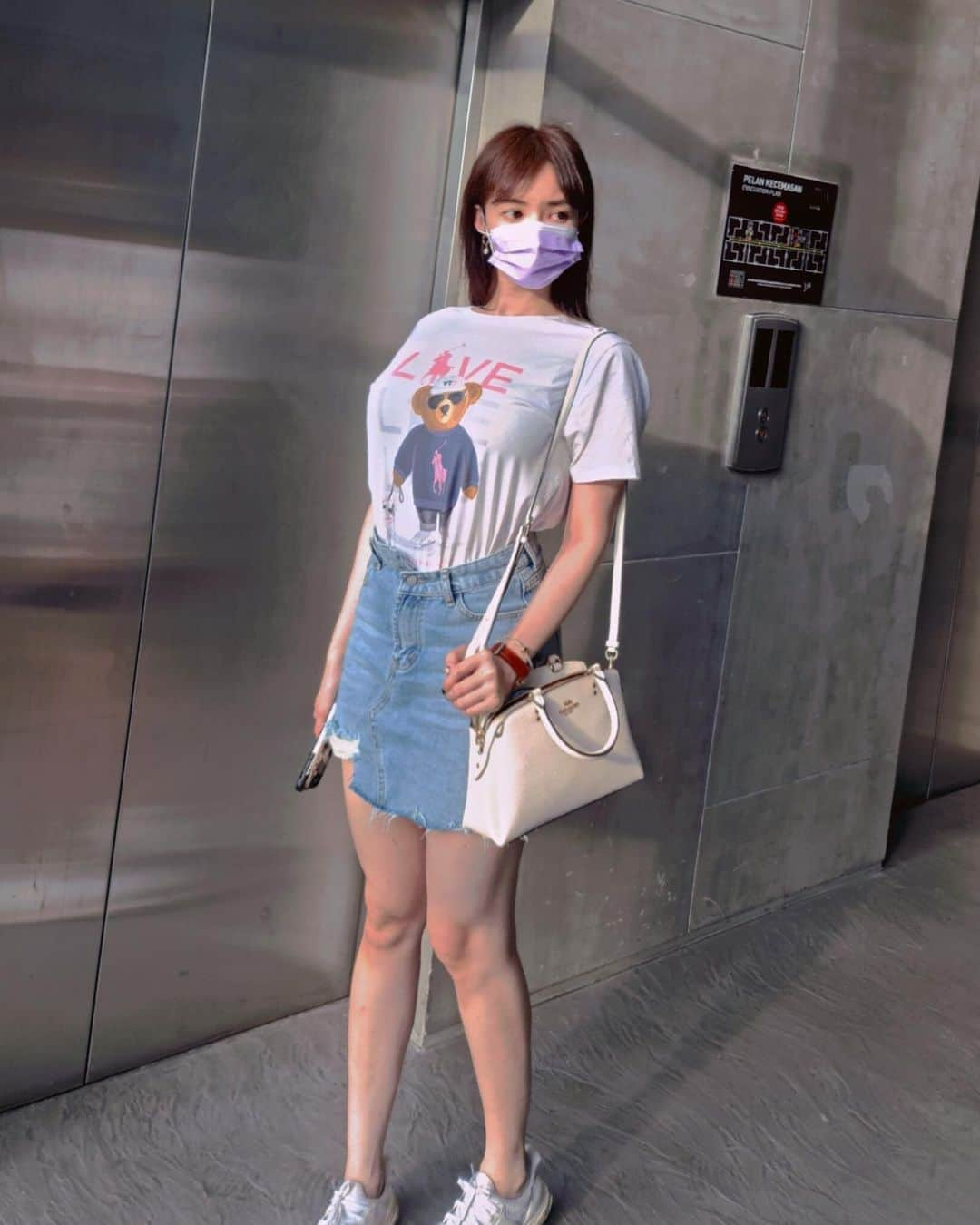 YingTzeさんのインスタグラム写真 - (YingTzeInstagram)「Good Morning ! Another Denim + T-Shirt Day ! 🐈 _ My favourite T-Shirt ( it has my name behind it ) ❤️ Feeling happy that after #coolsculpting with @sliqclinic I’m more confident to dress different styles rather than just dresses ❤️🥺 _ #blessed #casualstyle #denimskirt #denimstyle #tshirts #ralphlauren」11月4日 11時55分 - yingtze