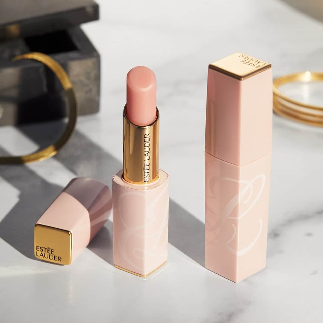 のインスタグラム：「Pretty in pink 💕Our #PureColorEnvy Lip Replenishing Balm will help moisturize your lips & responds to your lips’ unique chemistry to reveal a shade that’s perfectly you. 💕 Tap to shop!」