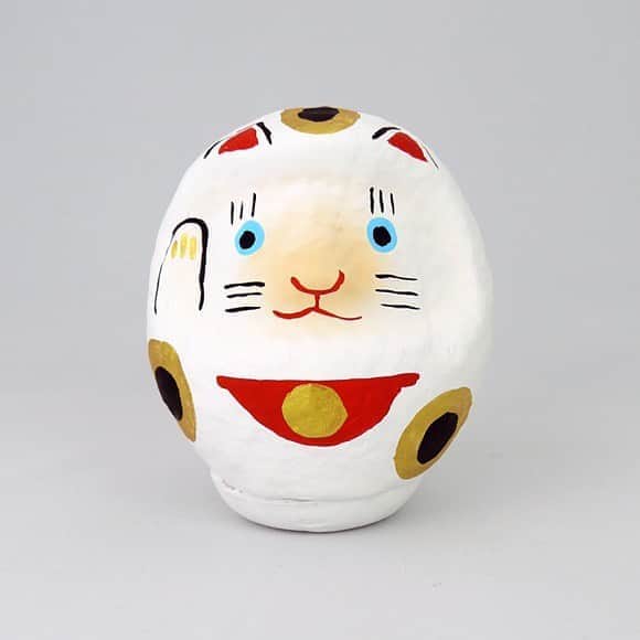 nocotoさんのインスタグラム写真 - (nocotoInstagram)「はーい！と右手を上げる招き猫はお金と幸運を招くと言われてます。今年もあと2ヶ月！あっという間に年末なんだろうなあー縁起物ちゃんも早め早めにゲットですね✨  #招き猫 #luckycat  #中川政七商店」11月4日 21時44分 - nocoto_store
