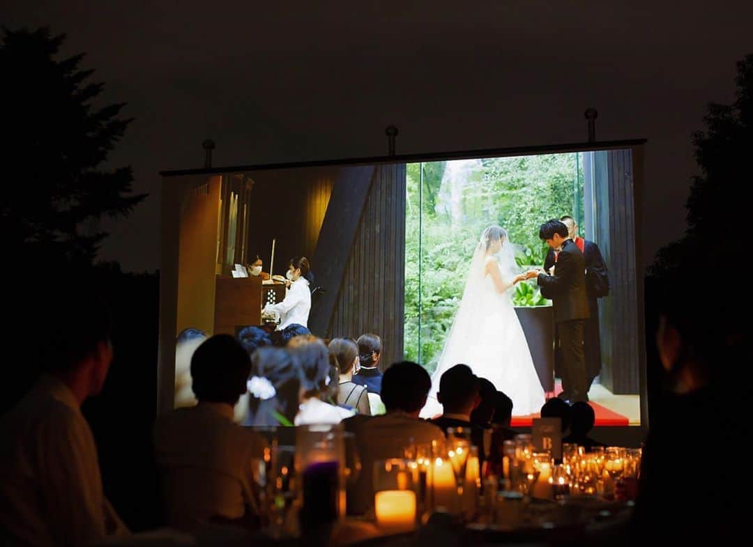 迎賓館さんのインスタグラム写真 - (迎賓館Instagram)「. #ガーデンスクリーン に上映されるエンドロールムービー . #屋外ウェディング　でも 結婚式への想いやこだわりは諦めない . #日本中の花嫁さんと繋がりたい  #心がふるえる最幸の一日を」11月4日 21時45分 - geihinkan1970
