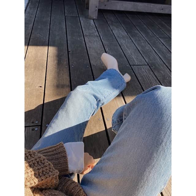 Eri Koyamaのインスタグラム：「. 11/5(thu)-16(mon) ルミネ10%OFF 🚩 . . 今日履いたデニム色味も形も好みだったな！ ルミネ限定のデニムだよ🤭🤍 #セルヴィッチストレートデニム 24/25/26inch ¥17,600(tax in) . ダークトーンになりがちな冬のスタイリングも このデニムで気分を明るくしていこう👖☀️ . @ungrid_official @ungrid_staffsnap @eri_koyama_ #UngridDENIM #153cmコーデ」