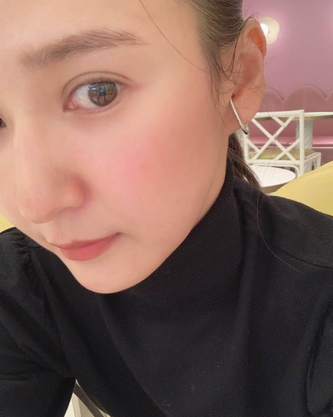 美優さんのインスタグラム写真 - (美優Instagram)「お気に入りのピアス😊﻿ ﻿ イヤーカフ風のピアスだよ☺️﻿ キャッチがパールになっていて﻿ 横から見ても可愛いピアス！﻿ ﻿ ゴールドのピアスを選びがちだったけど﻿ 久しぶりにシルバーカラーにしてみた✨﻿ ﻿ BUYMAで『パールクロッチピアス』で﻿ 検索すると出てくると思うので﻿ 気になる方は見てみてね😚﻿ ﻿ ﻿ ﻿ #イヤーカフ　#イヤーカフ風ピアス　#プチプラピアス　#プチプラアクセ」11月4日 21時57分 - miyu11_20