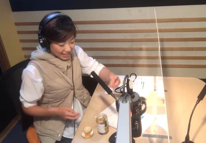 小谷あゆみのインスタグラム：「あす11/5はいいたまごの日ーー！ #ベジアナの畑の力らららラジオ #エフエム世田谷 ゲストは #JA世田谷目黒・青壮年部長の高橋弘幸さん。 後半は採卵養鶏のたまご生産者「愛鶏園」社長の斎藤大天さんに電話インタビュー！ 11/5（木）AM11:00〜スマホやPCで聴けるよ http://fmsetagaya.com」