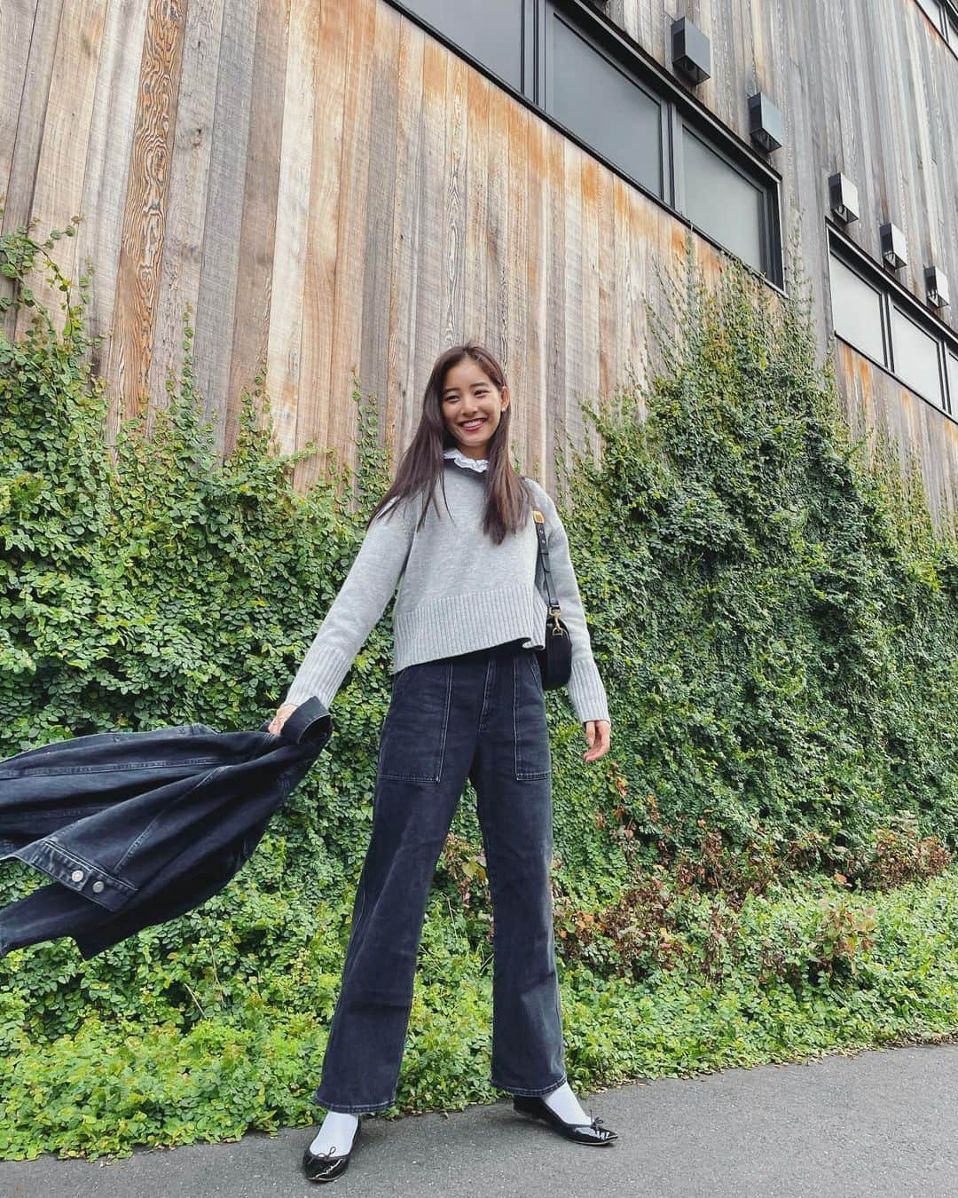 新木優子さんのインスタグラム写真 - (新木優子Instagram)「私服  denim jacket & denim : @dior  knit : @norc.jp by the line @stylist_kumisaito_  blouse : vintage shoes : @repettoparis  bag : @dior   撮影の時だけマスク外しています🙇🏻‍♀️✨」11月4日 22時18分 - yuuuuukko_