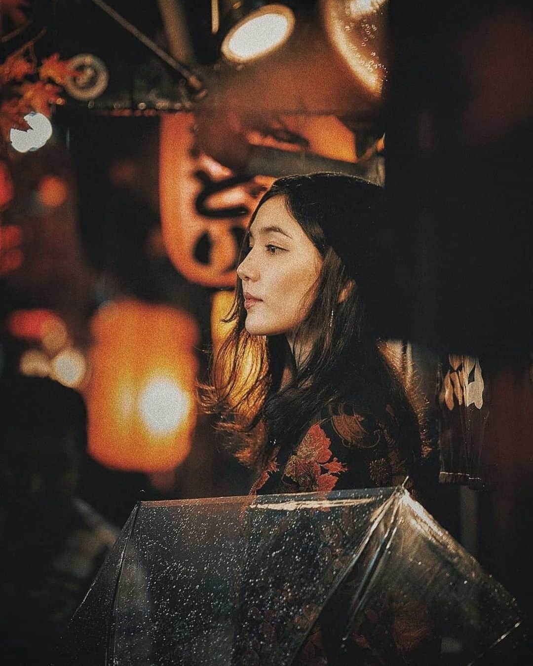 Berlin Tokyoさんのインスタグラム写真 - (Berlin TokyoInstagram)「Rainy autumn night in Tokyo. . W/@georgiarisa  . . . #hellofrom tokyo #japan . #instagram」11月4日 22時24分 - tokio_kid