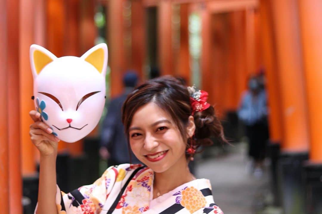 のインスタグラム：「鬼滅の刃に出てくる﻿ 真菰(まこも)の頭につけてるお面🦊﻿ ﻿ 私の趣味の１つは映画鑑賞なんですけど、﻿ やっぱり映画館で見ることが本当に好きで﻿ ポップコーンを食べながら見たいという欲を﻿ 早く解消してくれる日が来ますように🙏﻿ ﻿ #ミスキャンパス同志社女子2020﻿ #同志社女子大学﻿ #ファイナリスト﻿ #ミス同女﻿ #ミスキャン ﻿」