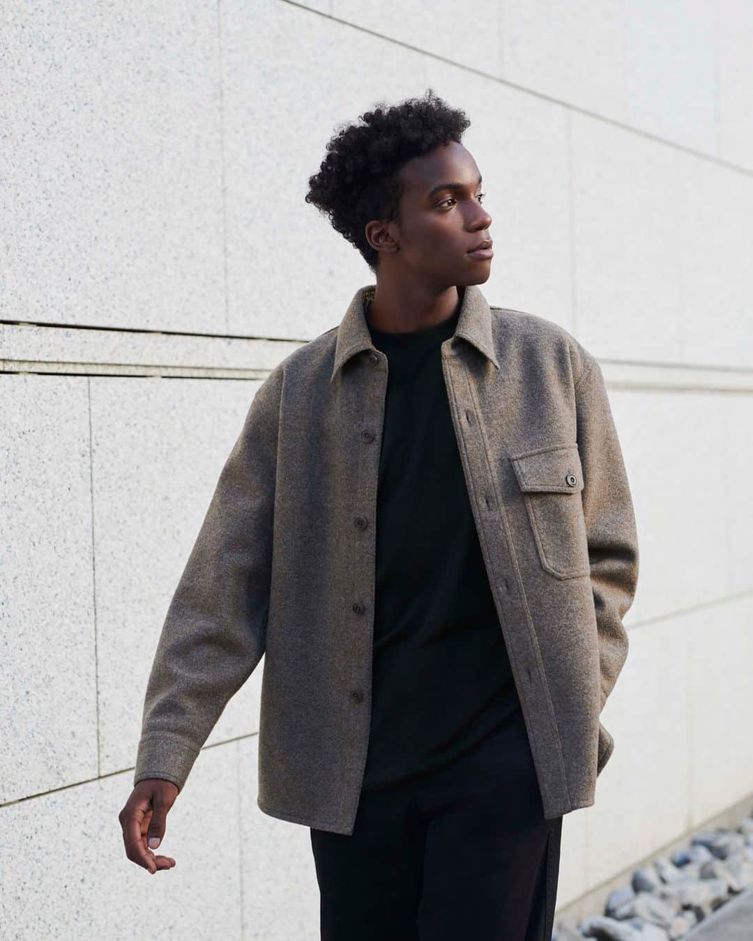 UNIQLO UKのインスタグラム：「New in this week, UNIQLO U HEATTECH.  The exterior of this extraordinary fabric is 100% cotton for a clean, matte feel. The interior is made with special HEATTECH technology, which absorbs and retains heat from the body to deliver continuous warmth. Lightweight and comfortable, the new Uniqlo U styles offer flattering silhouettes in a sophisticated palette.  #Uniqlo #LifeWear #UniqloLifeWear」