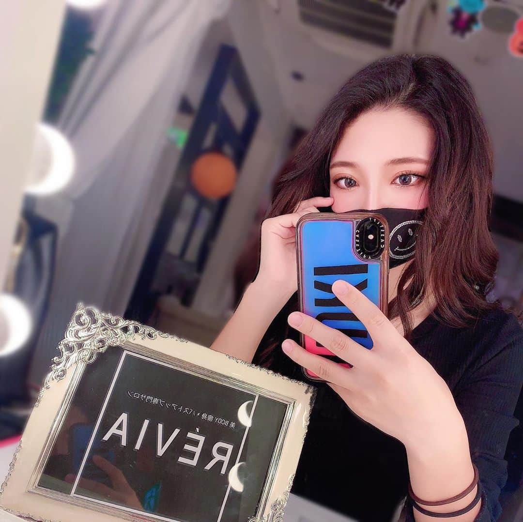 AYAさんのインスタグラム写真 - (AYAInstagram)「楽しみにしてたエステ💟🥺﻿ ﻿ ﻿ ﻿ «@revia.nagoya»﻿ ﻿ ﻿ ﻿ ﻿ ほんっと猫背🐈でおっぱいも﻿ ちっさかったからココはおっぱいエステだしすごく楽しみだった!!﻿ ﻿ 施術してもらうととにかく話も面白くて美人なお姉さん😌🤍🤍﻿ ﻿ 店内も洒落てて最高だよ👑﻿ ﻿ ✅初回限定﻿ バストアップエステ﻿ 通常価格30.000円⏩12.800円﻿ (⚠️クーポンが必要です⚠️)﻿ ﻿ さらに私の𝐼𝑛𝑠𝑡𝑎𝑔𝑟𝑎𝑚見た❕と伝えると﻿ 2.000円OFF🦋🦋﻿ ﻿ てことは、10.800円で出来ちゃう🤩🤩﻿ ﻿ ﻿ 是非女のコは行くべきだと思った！！！！﻿ ﻿  ﻿ ﻿ ﻿ ﻿ ﻿ ﻿ #エステ#バストアップ#バストケア#整体﻿ #姿勢矯正#revia#名古屋#錦#オススメ﻿ #美容#女子力#美意識#美肌#スキンケア﻿ #ダイエット#ビューティー#美乳#お尻﻿ #貧乳#beauty#instaday#off﻿」11月4日 22時44分 - _aya.x.26_