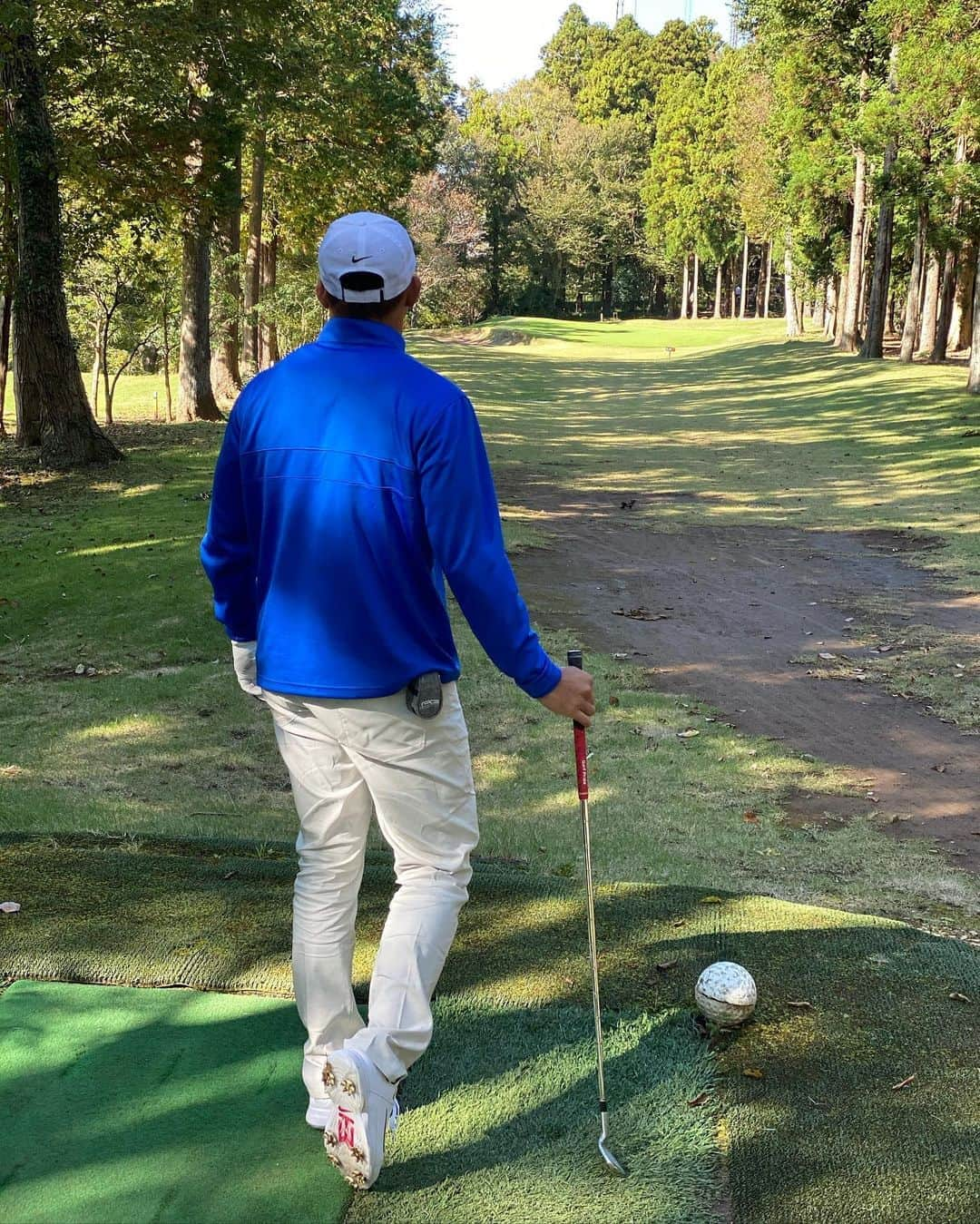 合谷和弘さんのインスタグラム写真 - (合谷和弘Instagram)「山の中でマイナスイオン感じながら ゴルフ🏌️‍♂️  #写真の時だけマスク外してます  #off #ゴルフ #golf #リフレッシュ #フジゴルフパーク #ショートコース #上手くなりたい #頑張ろう w  #格好から入るタイプ #大事 #NIKE #ゴルフウェア #tw #nikegolf  #松井千士 #ChihitoMATSUI #合谷和弘 #KazuhiroGOYA #kevin」11月4日 22時51分 - kazuhiro_goya