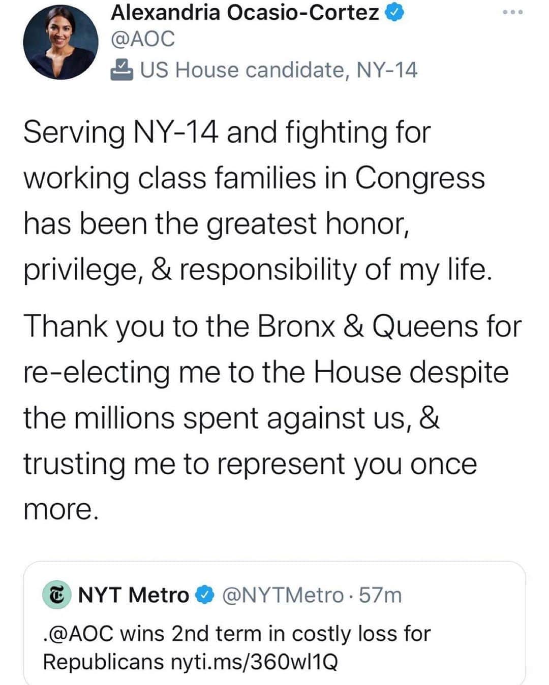 レナ・ヘディのインスタグラム：「Here’s some fucking  joy 👑🙌🙌 @aoc」