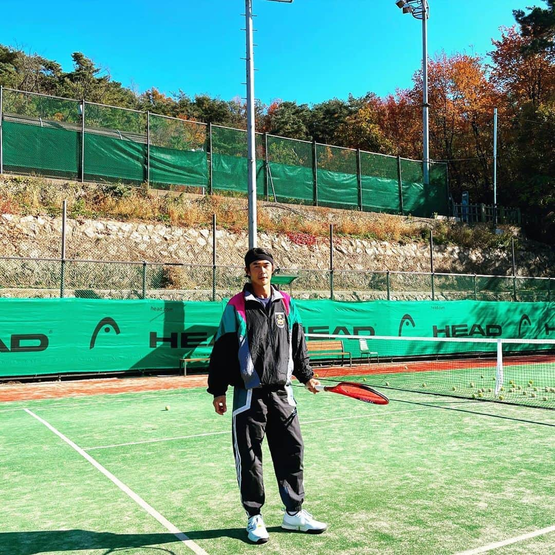 ペ・ジョンナムさんのインスタグラム写真 - (ペ・ジョンナムInstagram)「페달치치파스 배 😆🎾🎾🎾☀️」11月4日 14時13分 - jungnam_bae