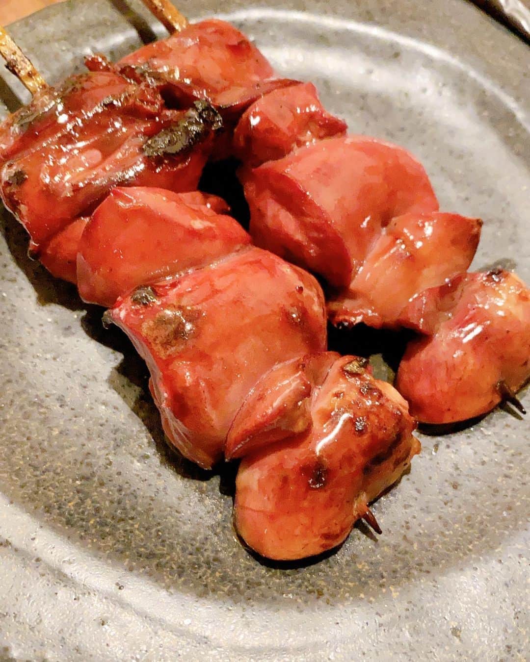 ヒカル（はやぶさ）さんのインスタグラム写真 - (ヒカル（はやぶさ）Instagram)「過去に食べて美味しかったものシリーズ。 「レバー」苦手な方も多いみたいですが、私は大好きです‼️😃👍 焼き肉のレバーも、レバニラ炒めとかも好きですが、この焼き鳥のレバーは絶品でした✨✨😆 #美味しいもの #レバー #焼き鳥」11月4日 14時08分 - hayabusahikaru8823
