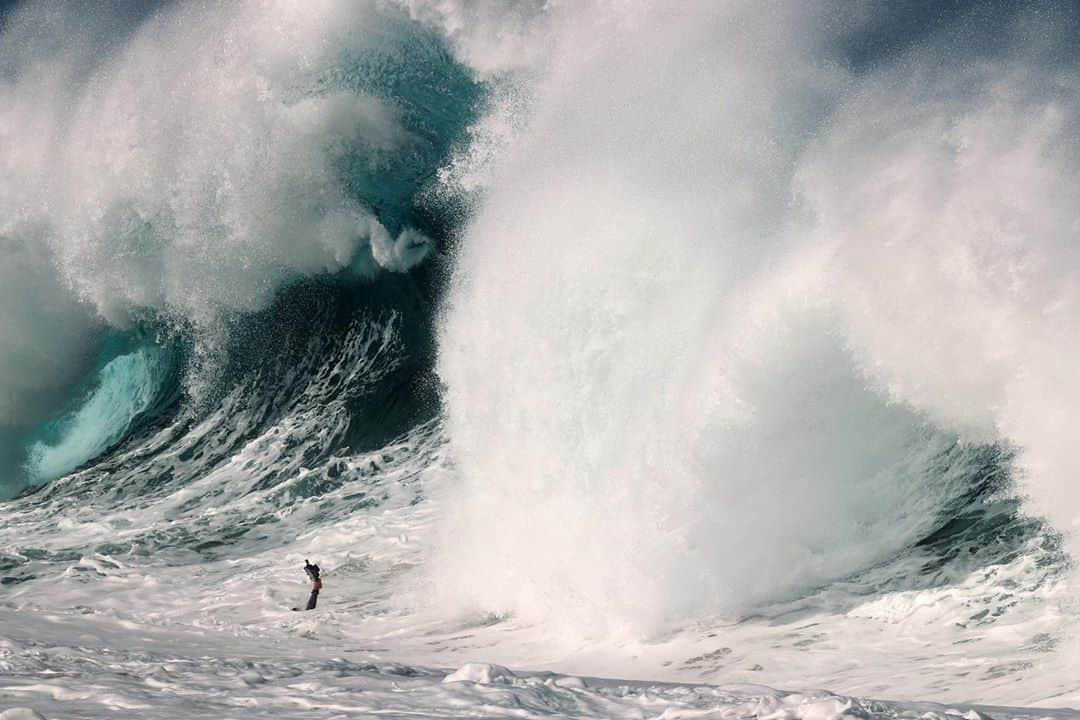 クラーク・リトルさんのインスタグラム写真 - (クラーク・リトルInstagram)「Shooting this morning. 🤙🏼Photo sequence @bevsonthebeach #shorebreak  #clarklittle 🆑」11月4日 14時08分 - clarklittle