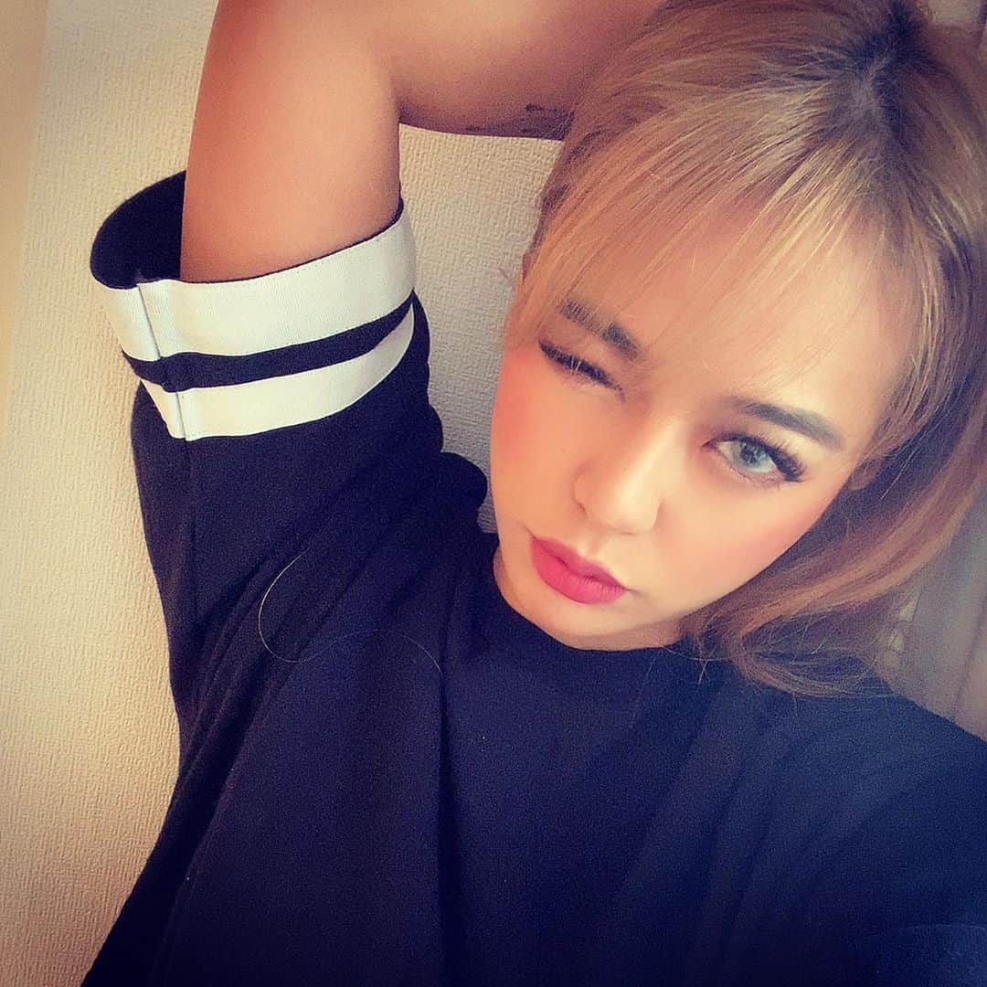 まさちゃんさんのインスタグラム写真 - (まさちゃんInstagram)「今日は休み明けだから早起きしようと思っけど起きれなかった😞  #youtube #筋トレ #ダイエット #ムチムチ #workout #workoutgirl #fitnessgir #youtuber #筋トレユーチューバー #筋トレ女子　#減量飯　#トレーニングウェア　#ジム　#ヨガ　#モチベーション　#トレーニング　#自分磨き　#美容　#フィットネス　#ダイエットご飯 #動画編集 #動画編集募集中　#副業　#テレワーク　#ハーフ　#japan」11月4日 14時08分 - masachin21