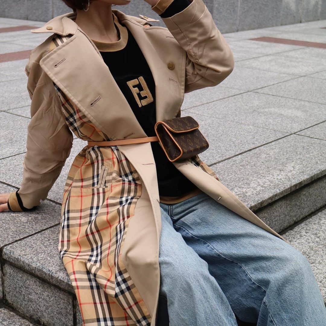 Vintage Brand Boutique AMOREさんのインスタグラム写真 - (Vintage Brand Boutique AMOREInstagram)「Burberry Trench Coat.  This item is not on the website, please send us a direct message to purchase.  ✈️Free Shipping Worldwide 📩DM for more info ➡️info@amorevintagetokyo.com   #ヴィンテージ #バーバリー#ヴィンテージバーバリー #バーバリーコート #バーバリートレンチコート#ヴィンテージブランドブティック #アモーレ #アモーレトーキョー #表参道 #東京 #青山  #Burberry #vintageburberry #Burberryvintage #vintagebrandboutique #AMORE #amoretokyo #Tokyo #burberrytrenchcoat #Omotesando #Aoyama #vintagebag #burberrycoat」11月4日 14時33分 - amore_tokyo