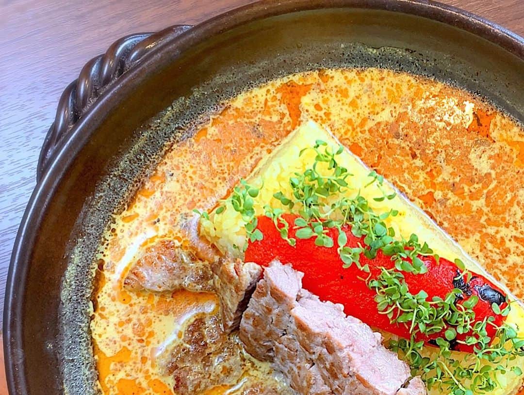 たけるさんのインスタグラム写真 - (たけるInstagram)「ソコトラ水曜日、ご覧頂きありがとうございました🙇‍♂️・ ・ 本日はbills福岡さんの2階、 #星期菜 さんからお送りしました✨・ ・ 15時間かけて水出しするジャスミンティー。ワイングラスで飲むとさらに香りがふくよかに🤤・ ・ ・ #しりとりカレー では薬院の #Rスリランカ さんをご紹介しました🍛✨・ ・ ビザの関係で自国に帰らなければならなくなったスリランカ人店主にかわり、常連の大隈さんが味を引き継ぎ更なる人気店に🙌・ ・ 男気溢れる灼熱の一皿、詳しい味のレポは後日 @spicy_takeru3 にて🙌・ ・ ・ さぁ次は明後日6日(金)‼️・ ・ #トーフィーパーク からお届けします✨ ・ ・ #ソコトラ #RKB  #星期菜  #ハルさん #本田奈也花 アナウンサー #TAKERU #たける #不動たける #ボイジャー #ウルトラマン #エントリーサービスプロモーション ・ ・ ・ 🆕カレーを愛でる為だけのアカウントはじめました🍛✨・ ・ @spicy_takeru3 ・ ・ カレー好きな方、よければフォローお願い致します＼(^o^) ／」11月4日 15時09分 - take_yan78