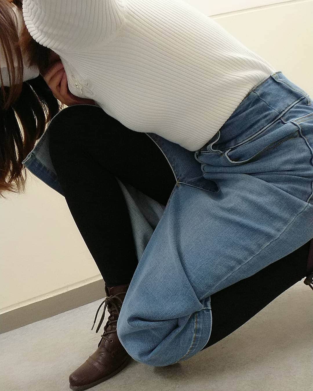 藤田昌代さんのインスタグラム写真 - (藤田昌代Instagram)「今日のタイトスカートはスリットばっくりでカッコイイので見てもらいたく頑張りました！ #タイトスカート」11月4日 15時13分 - fujitama11