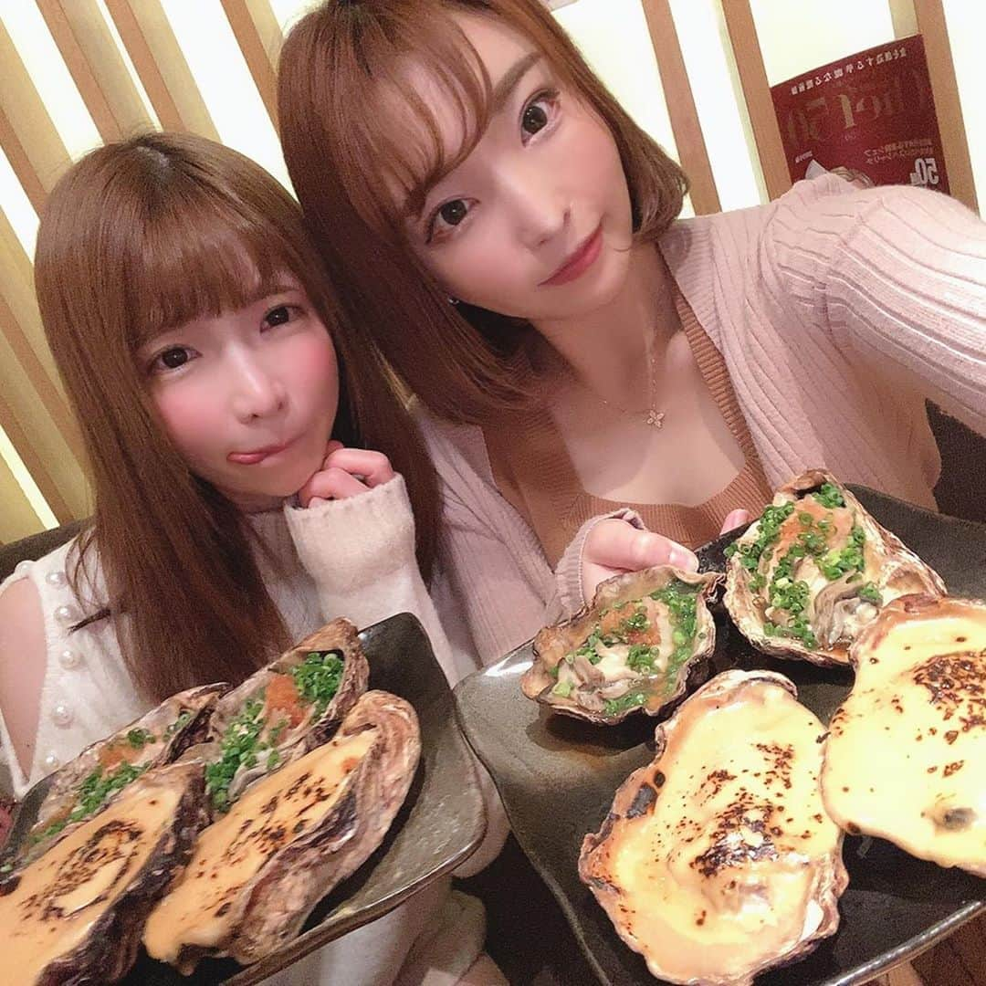 もえのあずきさんのインスタグラム写真 - (もえのあずきInstagram)「ひさしぶりに大好きなかき心さんいけた🤤💓💓  いつも最高の牡蠣とホスピタリティ🥰👏🏻💕  #生牡蠣#生牡蠣大好き #牡蠣#かき心#牡蠣料理#松坂牛#まいてぃ#もえあず#japanesefood」11月4日 15時49分 - moeazukitty