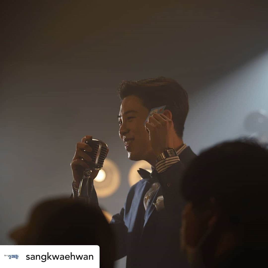 Block Bさんのインスタグラム写真 - (Block BInstagram)「Posted @withregram • @sangkwaehwan #당신의숙취에왔따 💙 #상쾌한장 TVCF 현장 공개! #피오 편 🥳💓   깐피오님 절 받으세요 ㅠㅠㅠㅠㅠㅠㅠ 멋있고 귀엽고 근엄하고 큐티하고 혼자 다 해 @표스타 팬분덜 모이세여   #멍뭉미 #표블리 #표지훈 #표지훈은사랑입니다 #블락비피오 #마포멋쟁이 #상쾌환 #상쾌환스틱형 #숙취 #숙취해소 #음주전 #음주후」11月4日 15時53分 - blockb_official_