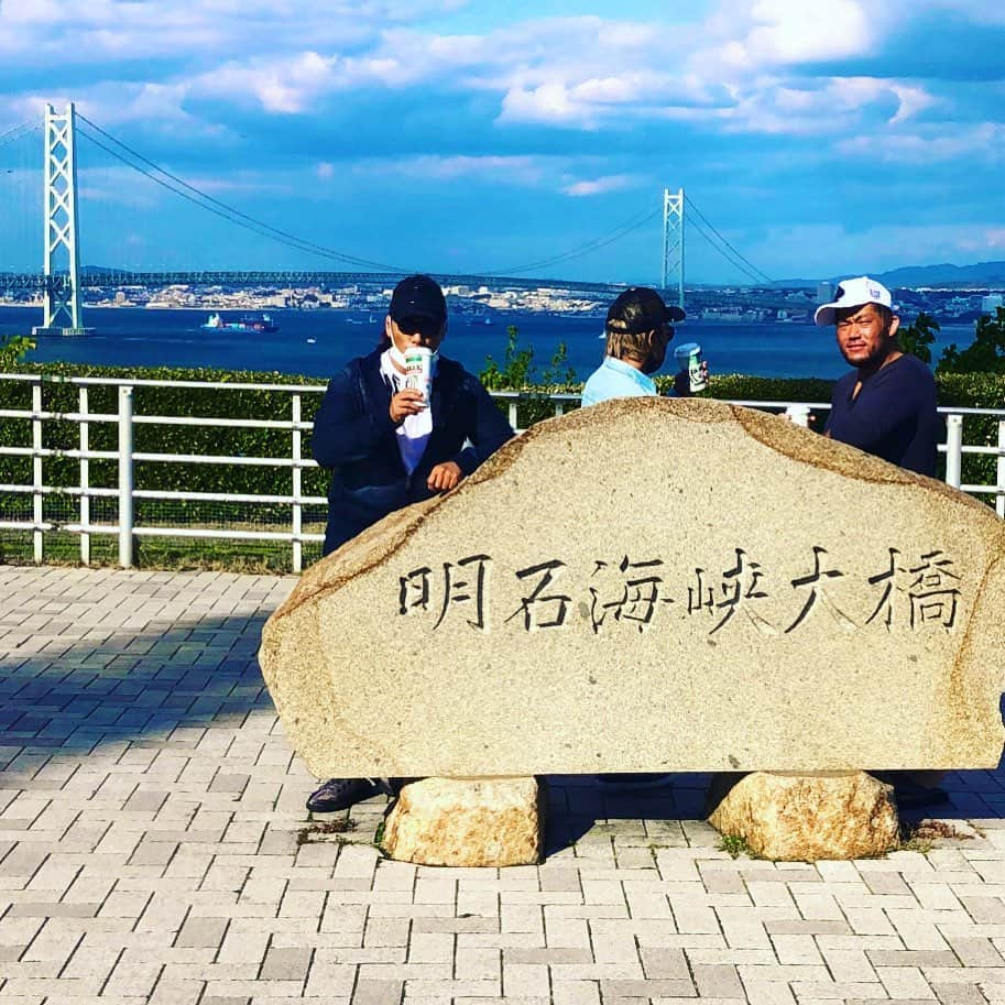 鷹木信悟さんのインスタグラム写真 - (鷹木信悟Instagram)「🐲💀💀...☕️☕️☕️ #明石海峡大橋  #starbucks  #LOSINGOBERNABLESdeJAPON #njpw #prowrestling」11月4日 16時23分 - takagi__shingo