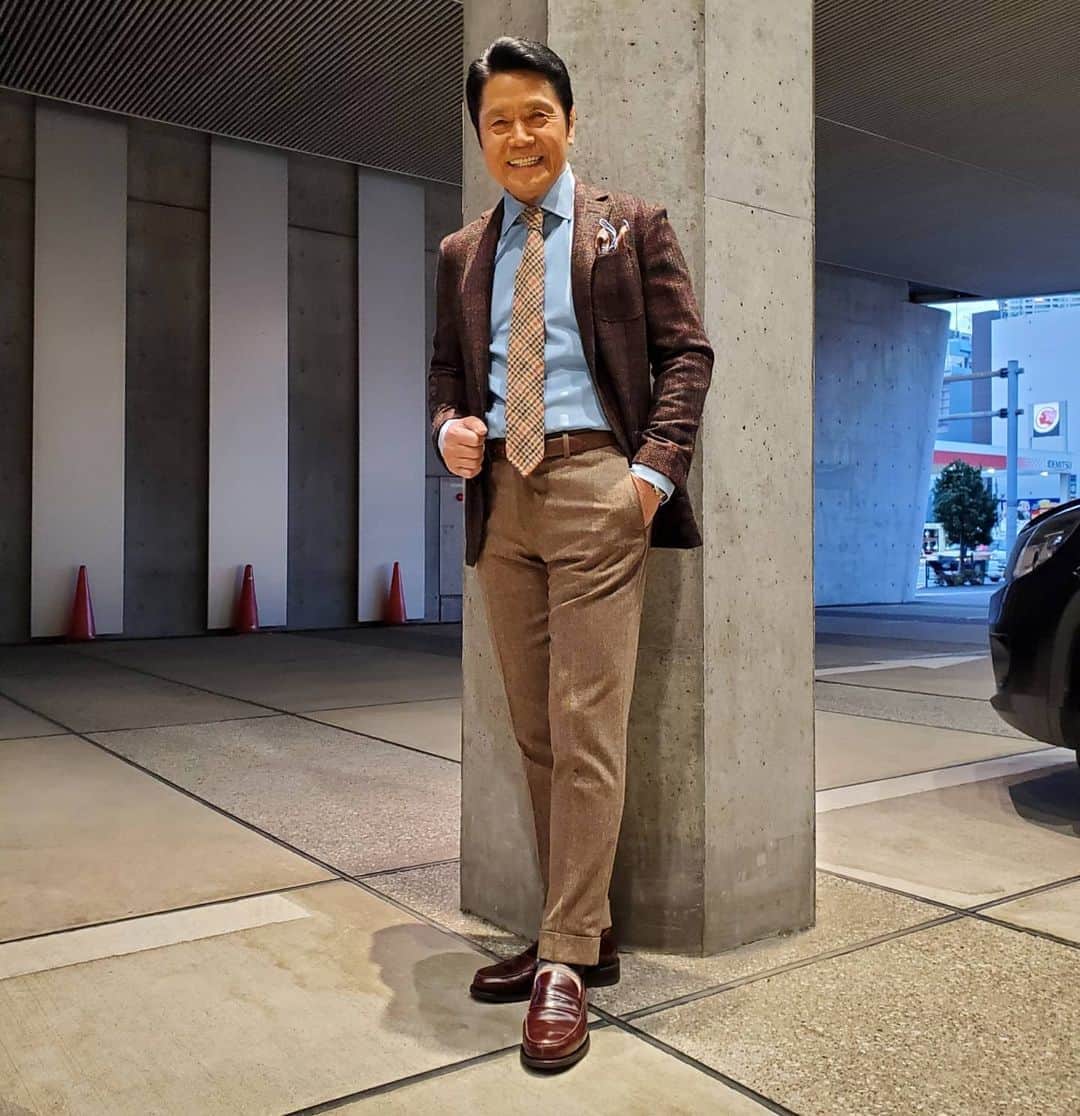 峰竜太のインスタグラム：「#アド町ﾂク天国❗ #jacket#ernesto #tie#ad&c#shirt#doone#pants#incotex#shoes#paraboot」