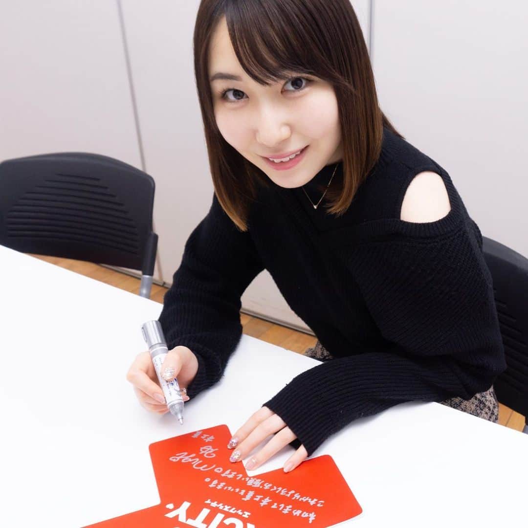 XCITYのインスタグラム：「SOD「エモい女の子。」本上麦ちゃんにインタビューさせていただきました。 つい数ヶ月前までは全く性欲がなかったっていう子なのに、エロが芽生えちゃってました。  気になるインタビューは近日公開予定。お楽しみに〜！！  #本庄麦 #セクシー女優 #jav #AV女優インタビュー」